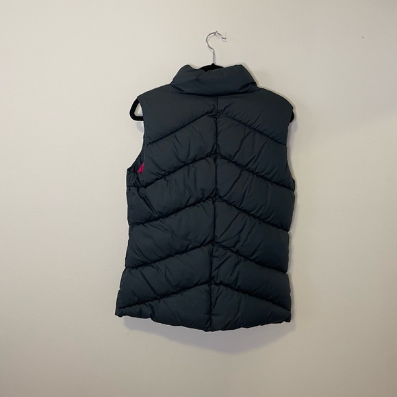 NIKE Black Puffer Vest - Picture 4 of 5